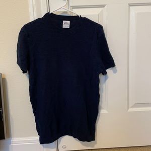 Men’s Zara textured short sleeve shirt.